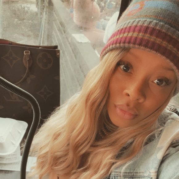 Meet your Posher, Bonni - Picture 1 of 1